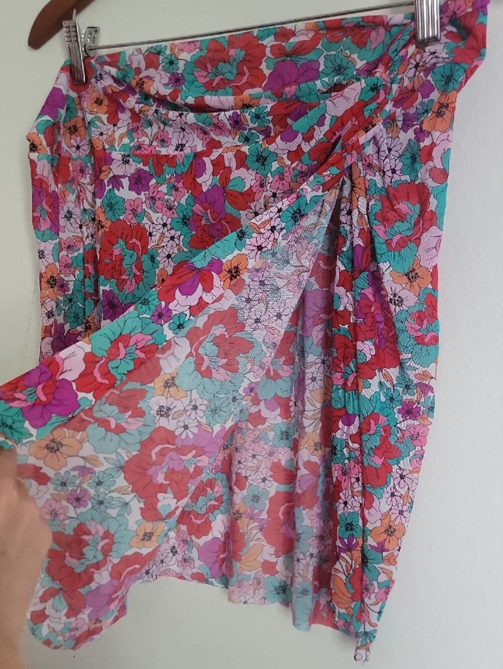Raisins Curve 1X Floral Coverup Skirt
